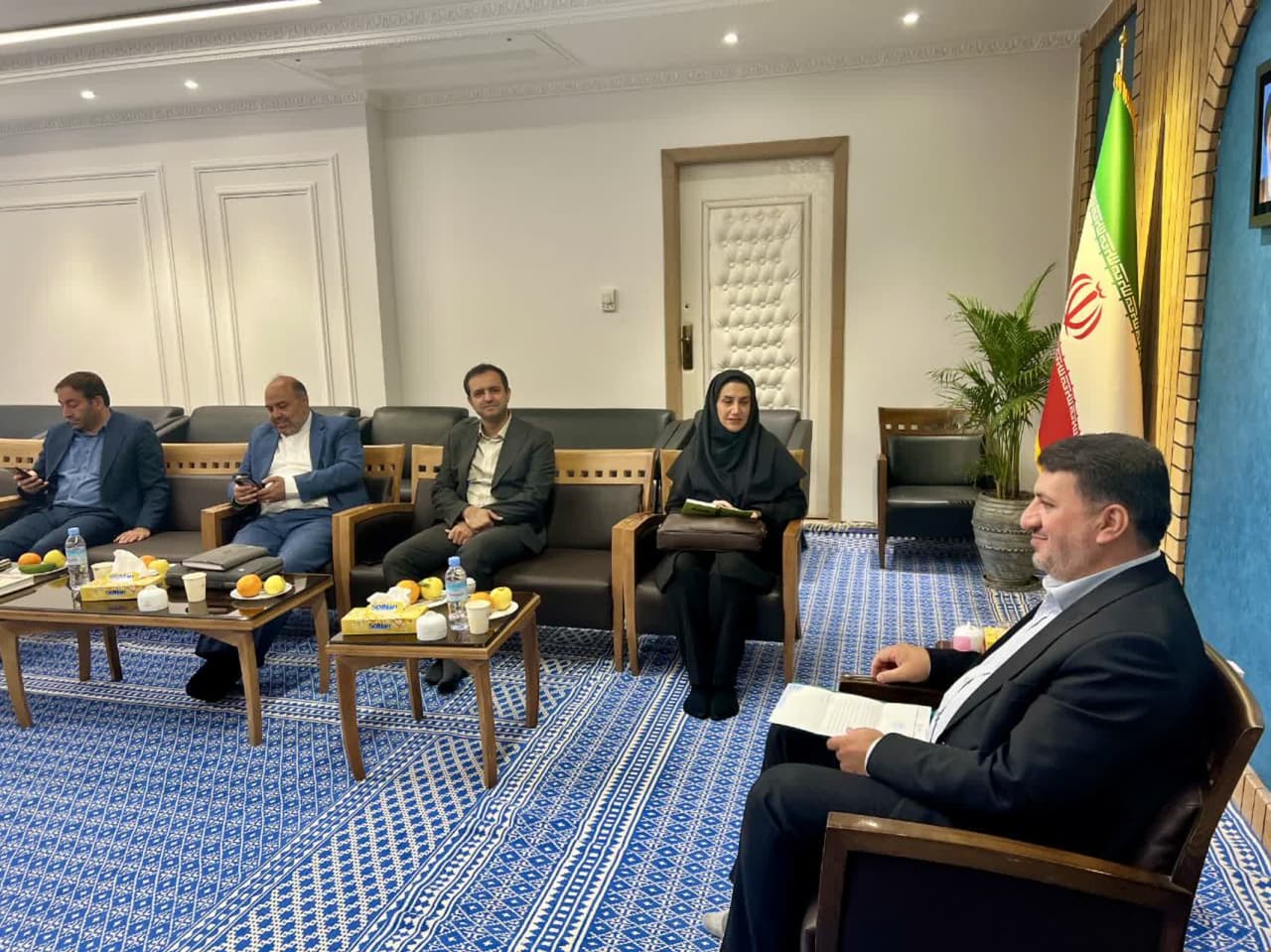 نشست مشترک استاندار یزد با مدیرعامل شرکت آراپژوهان امین یزد